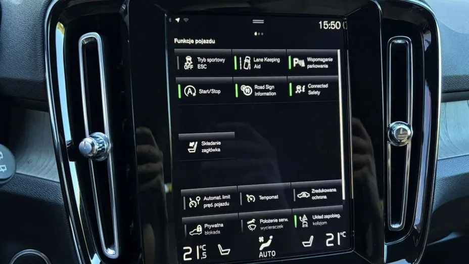 VOLVO XC40 -