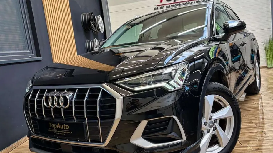 AUDI Q3 -