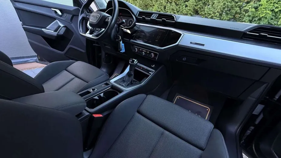 AUDI Q3 -