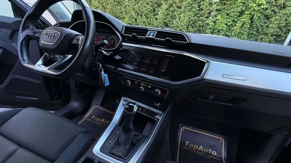 AUDI Q3 -