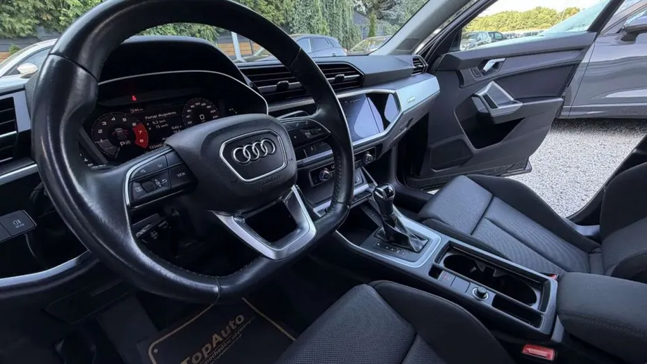 AUDI Q3 -