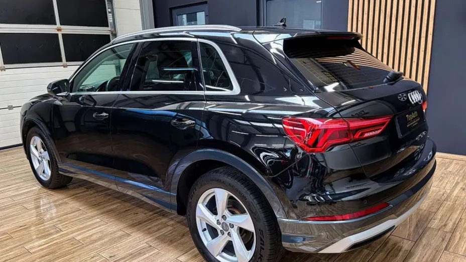 AUDI Q3 -