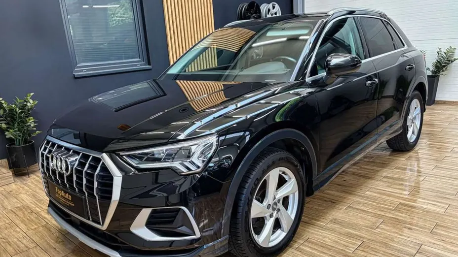AUDI Q3 -