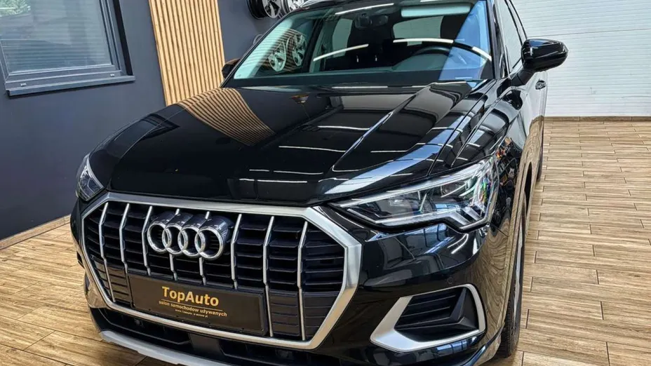 AUDI Q3 -
