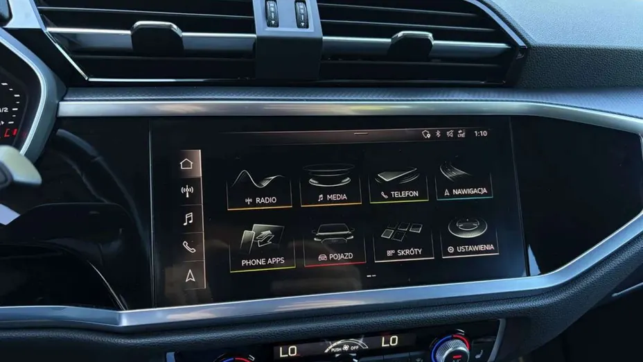 AUDI Q3 -