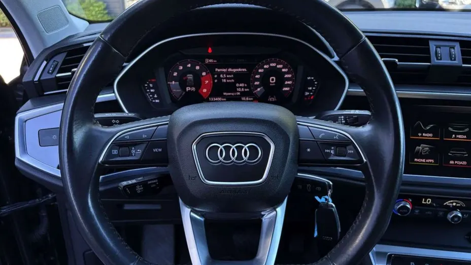 AUDI Q3 -