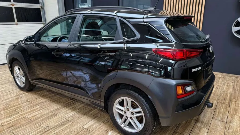 HYUNDAI Kona -