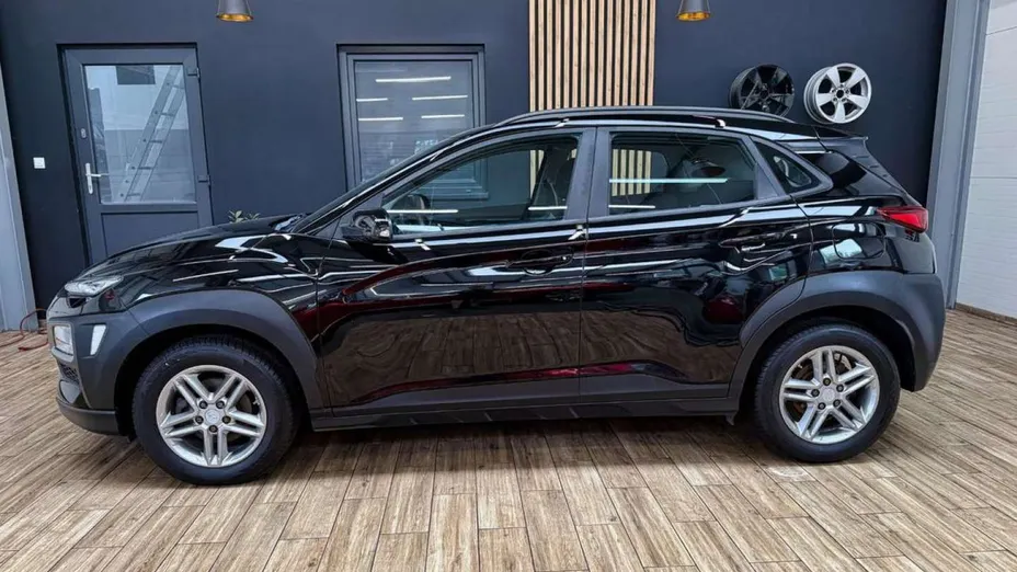 HYUNDAI Kona -