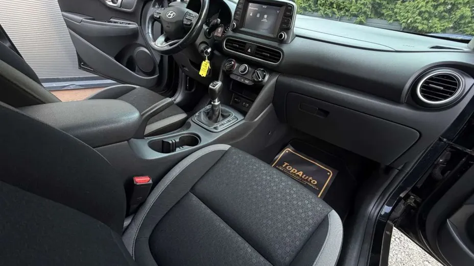 HYUNDAI Kona -