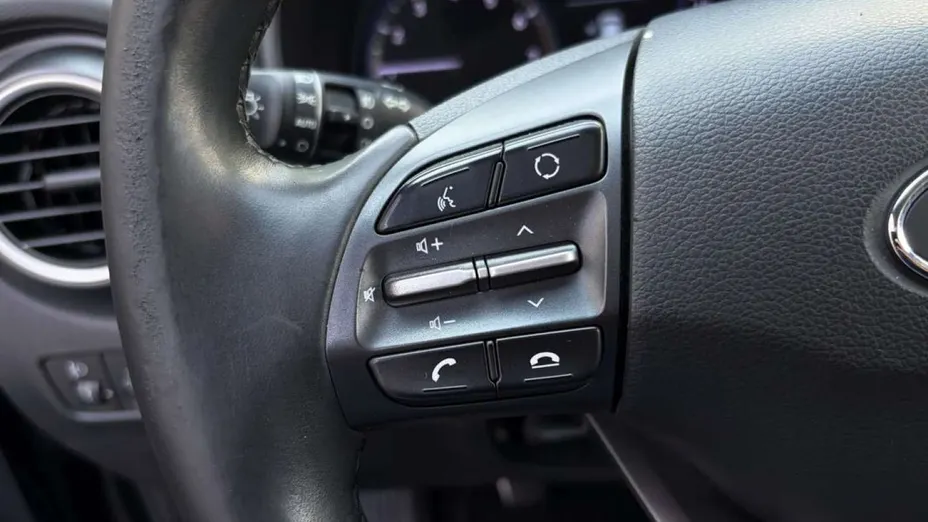 HYUNDAI Kona -