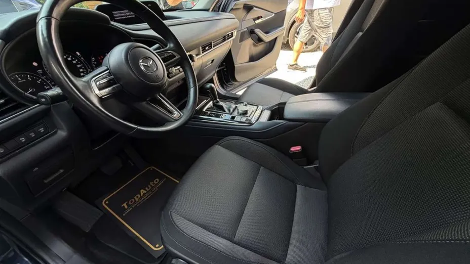 MAZDA CX-30 -