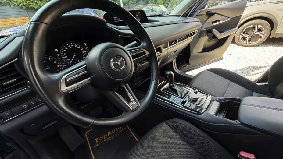 MAZDA CX-30 -