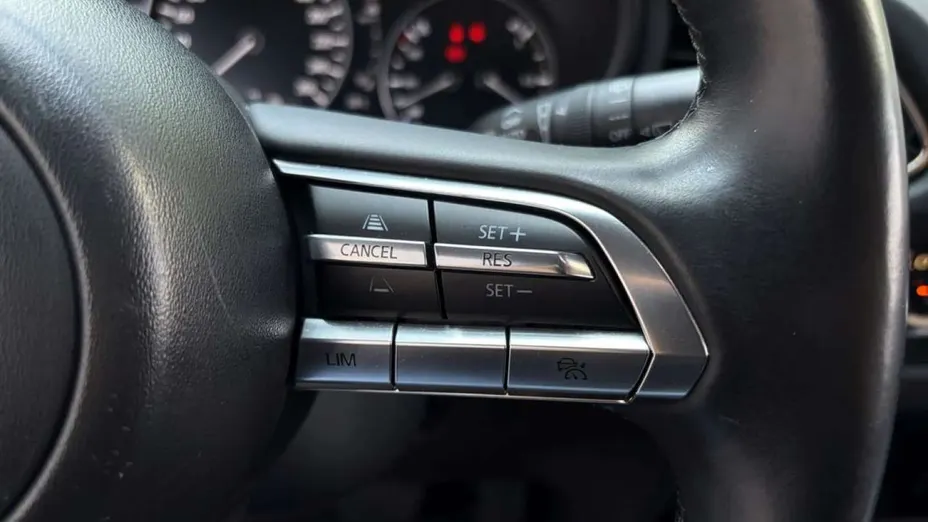 MAZDA CX-30 -