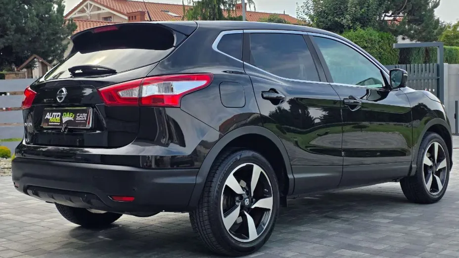NISSAN Qashqai -