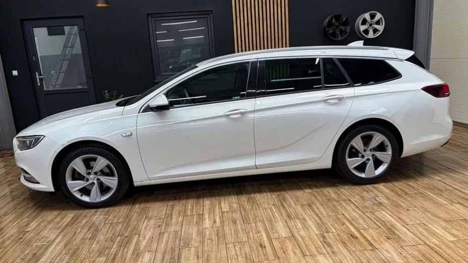 OPEL Insignia -