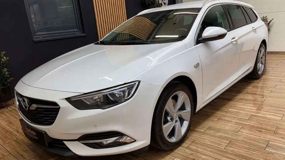 OPEL Insignia -
