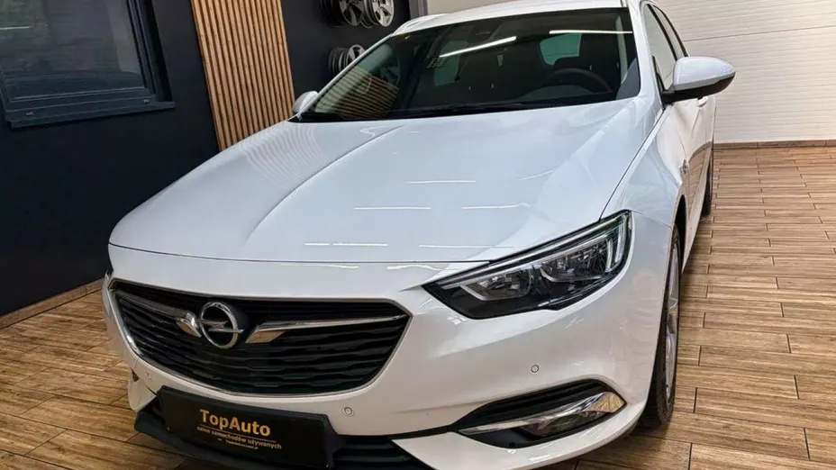 OPEL Insignia -