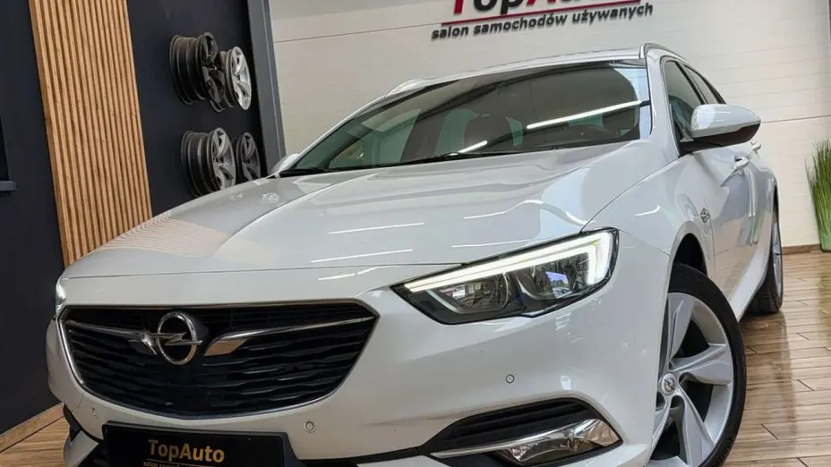OPEL Insignia -