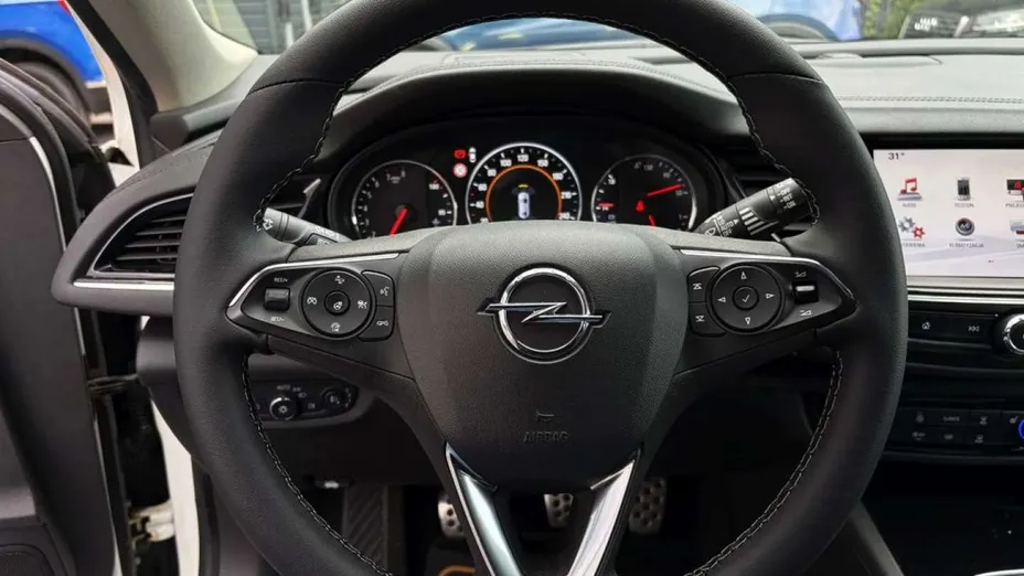 OPEL Insignia -