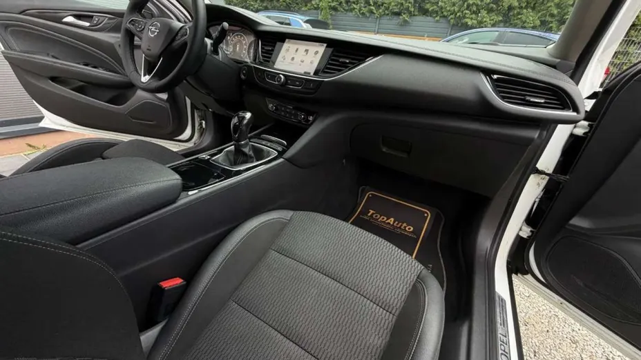 OPEL Insignia -