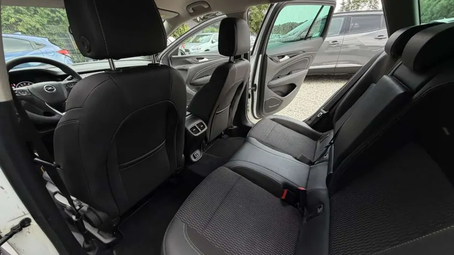 OPEL Insignia -