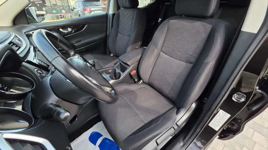NISSAN Qashqai -
