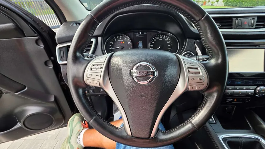 NISSAN Qashqai -