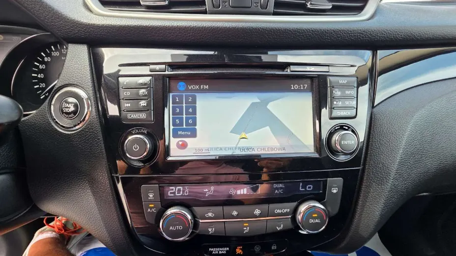 NISSAN Qashqai -