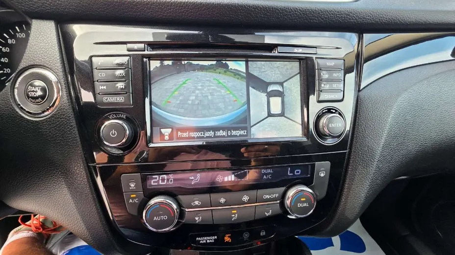 NISSAN Qashqai -
