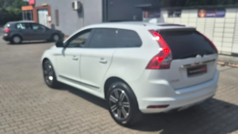 VOLVO XC60 -