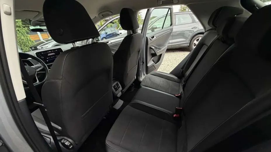 VOLKSWAGEN T-ROC -