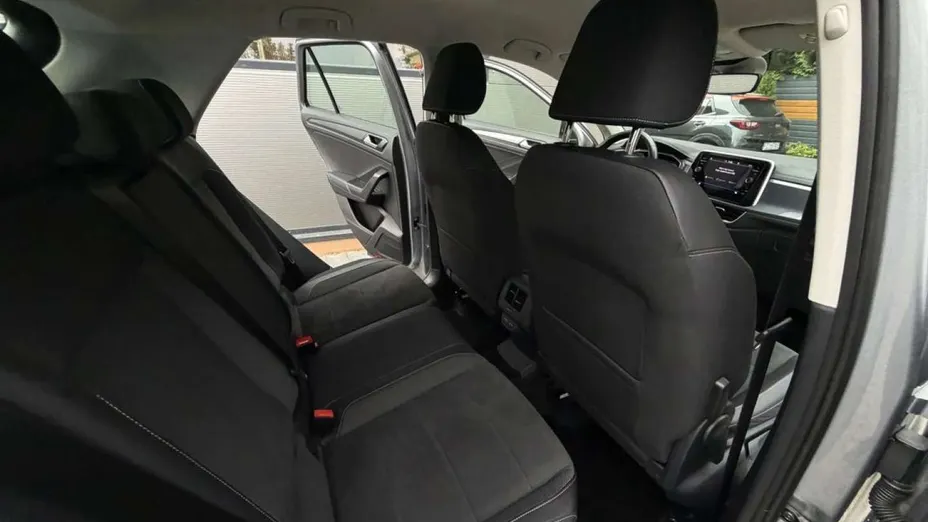 VOLKSWAGEN T-ROC -