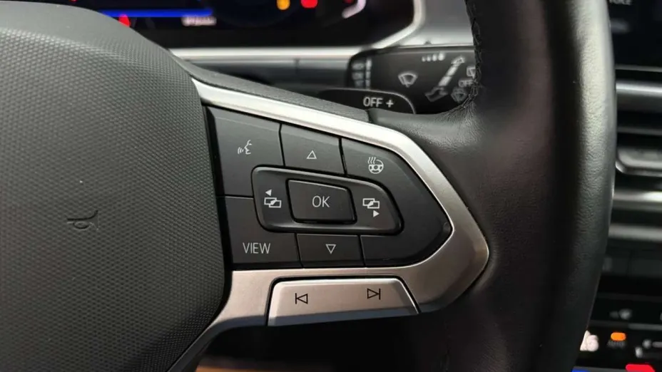 VOLKSWAGEN T-ROC -