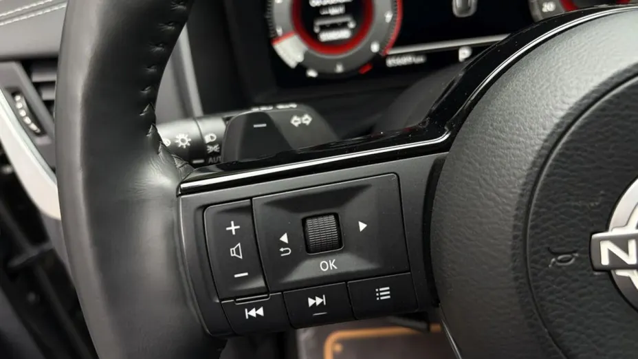 NISSAN Qashqai -