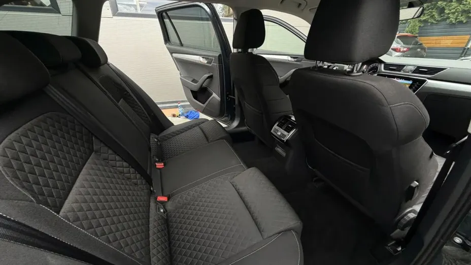 SKODA Superb -