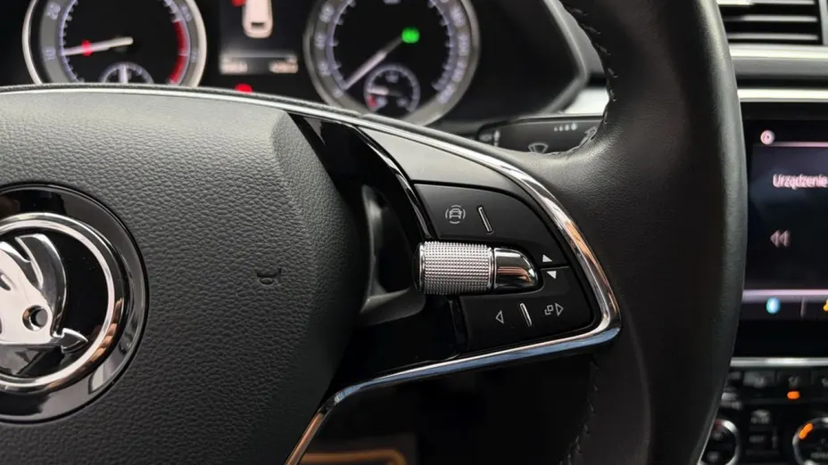 SKODA Superb -