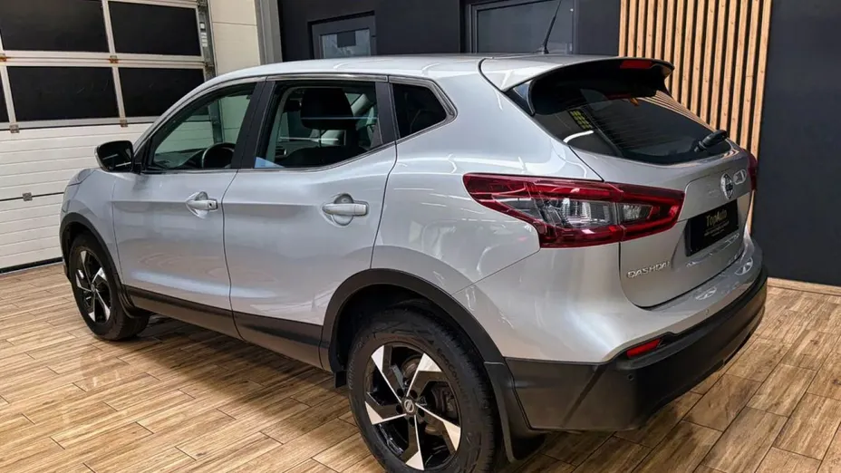 NISSAN Qashqai -