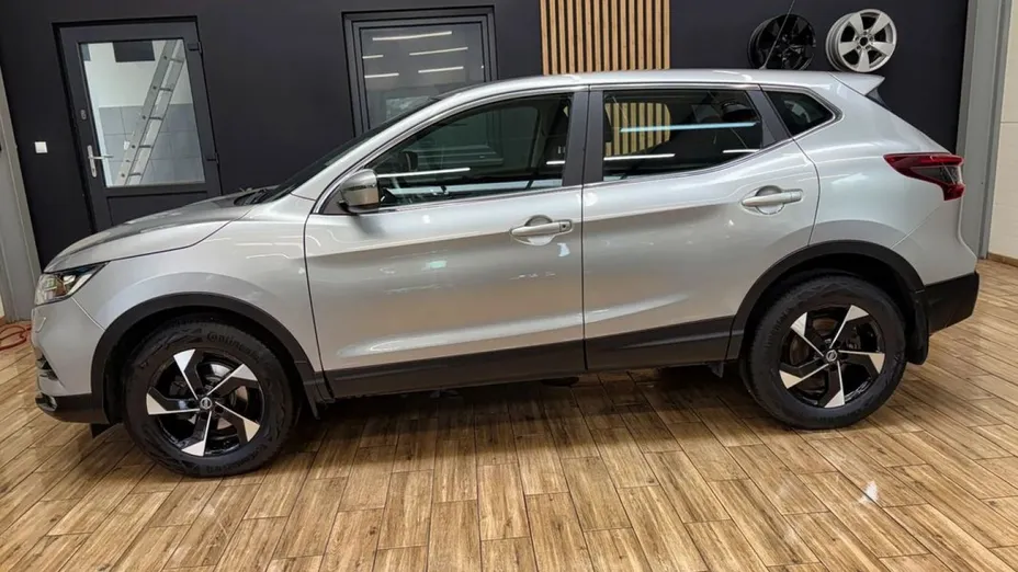 NISSAN Qashqai -