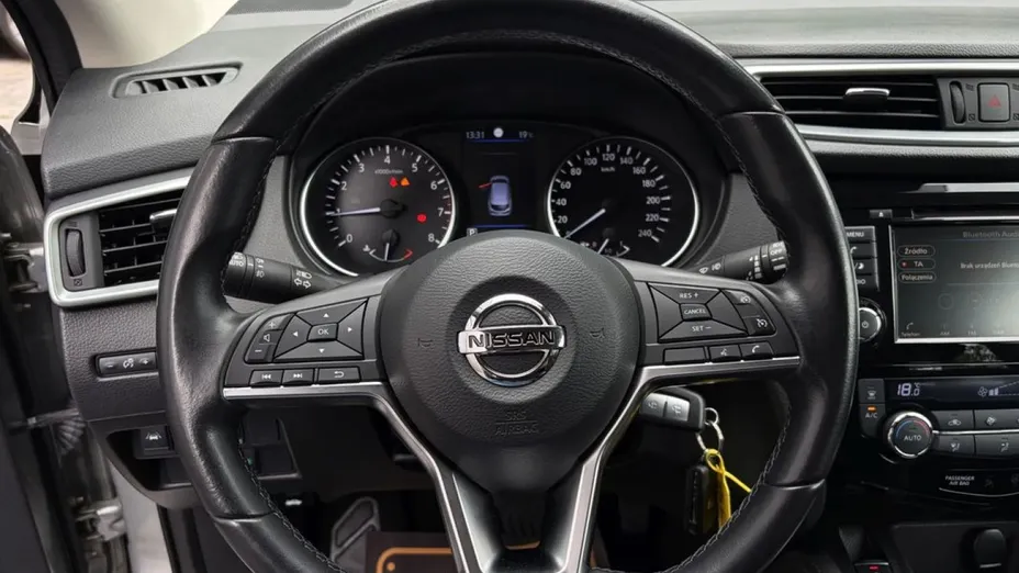 NISSAN Qashqai -
