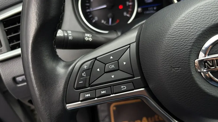 NISSAN Qashqai -