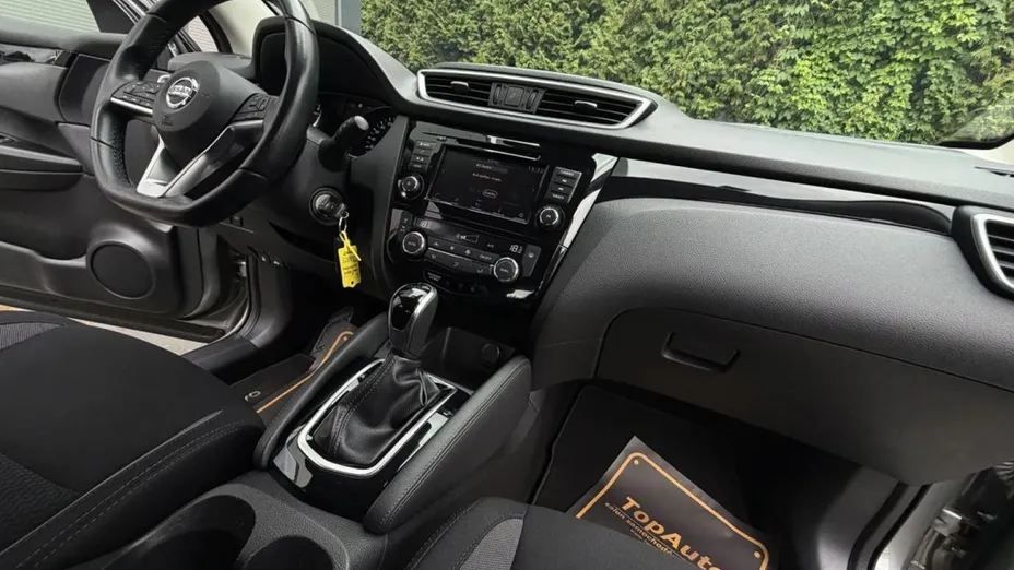 NISSAN Qashqai -