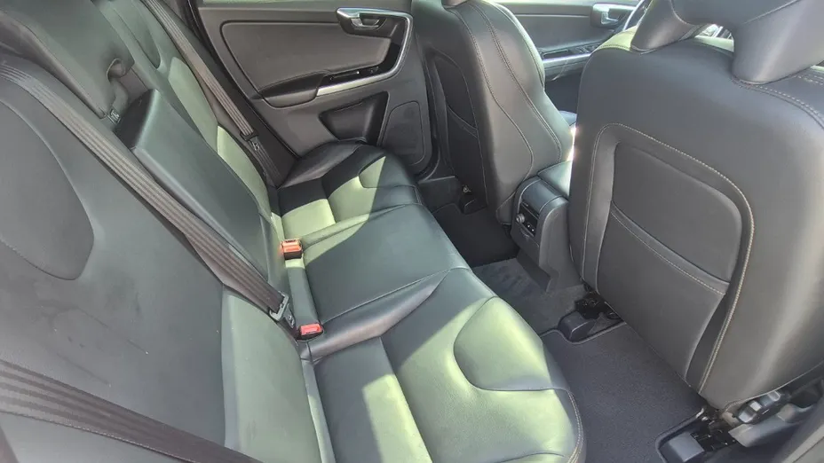 VOLVO XC60 -
