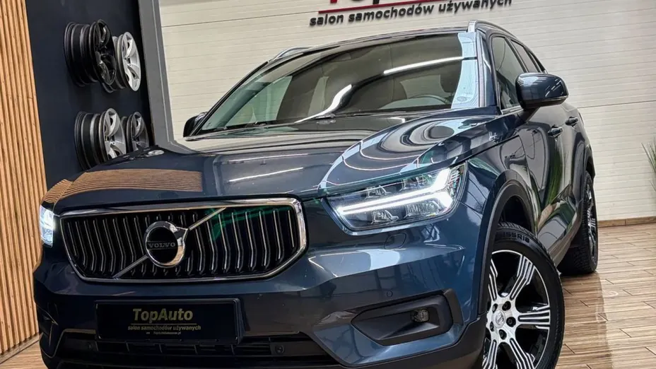 VOLVO XC40 -