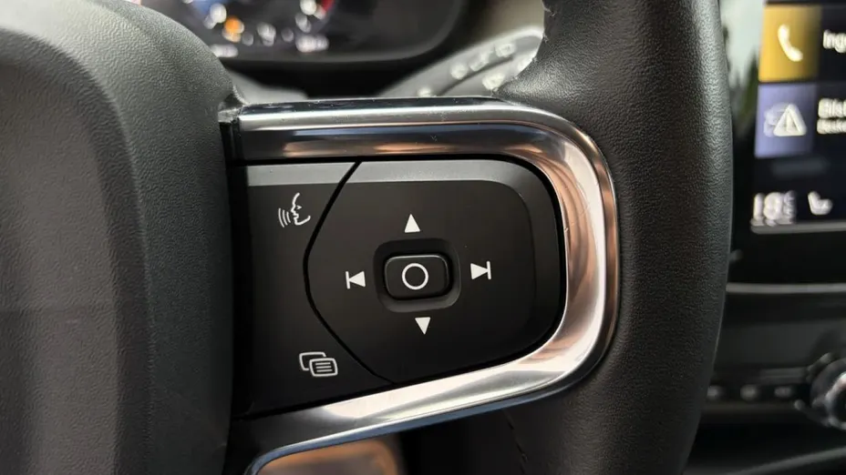 VOLVO XC40 -