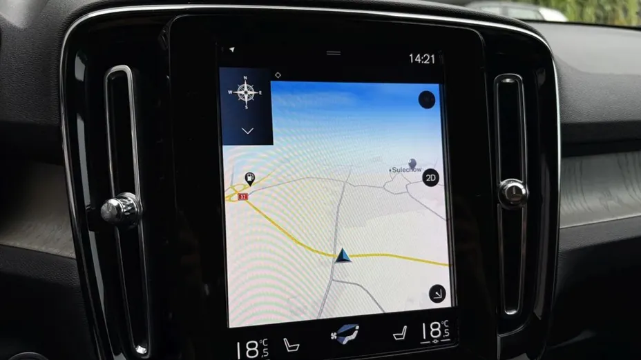 VOLVO XC40 -
