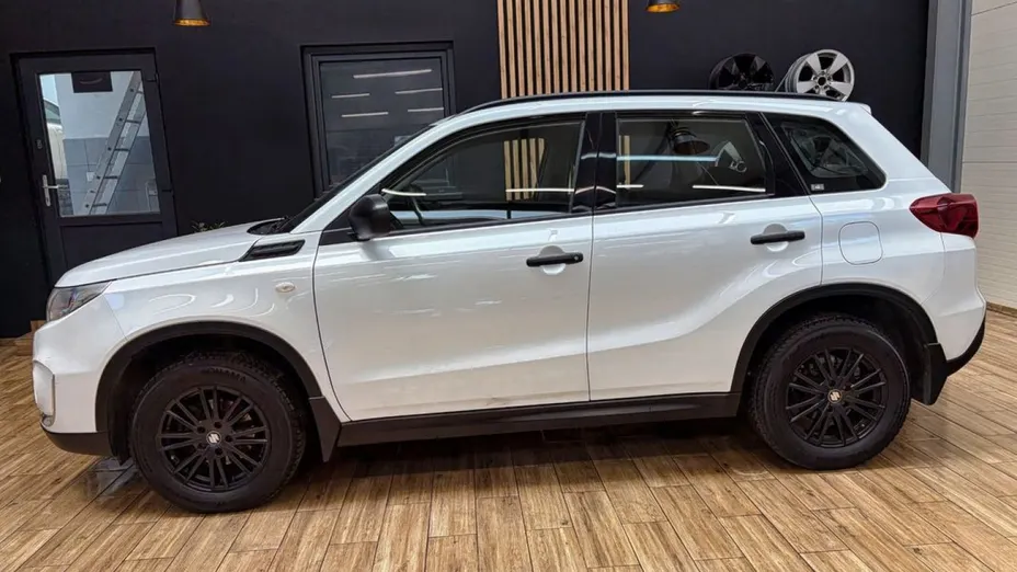 SUZUKI Vitara -
