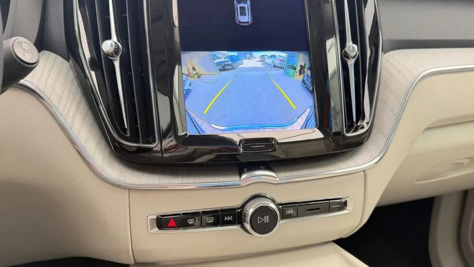 VOLVO XC60 -