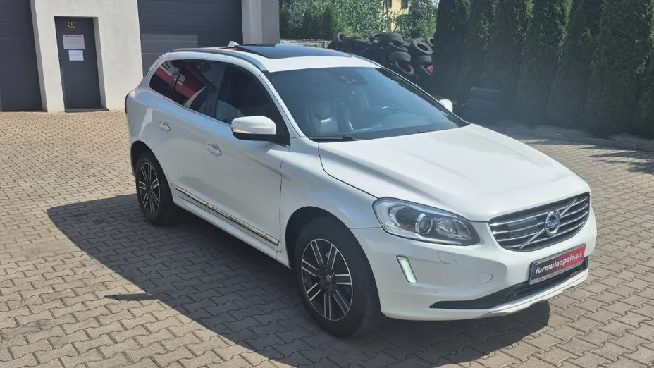 VOLVO XC60 -