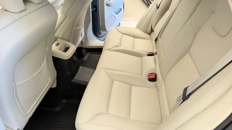 VOLVO XC60 -
