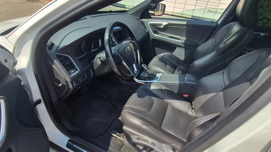 VOLVO XC60 -